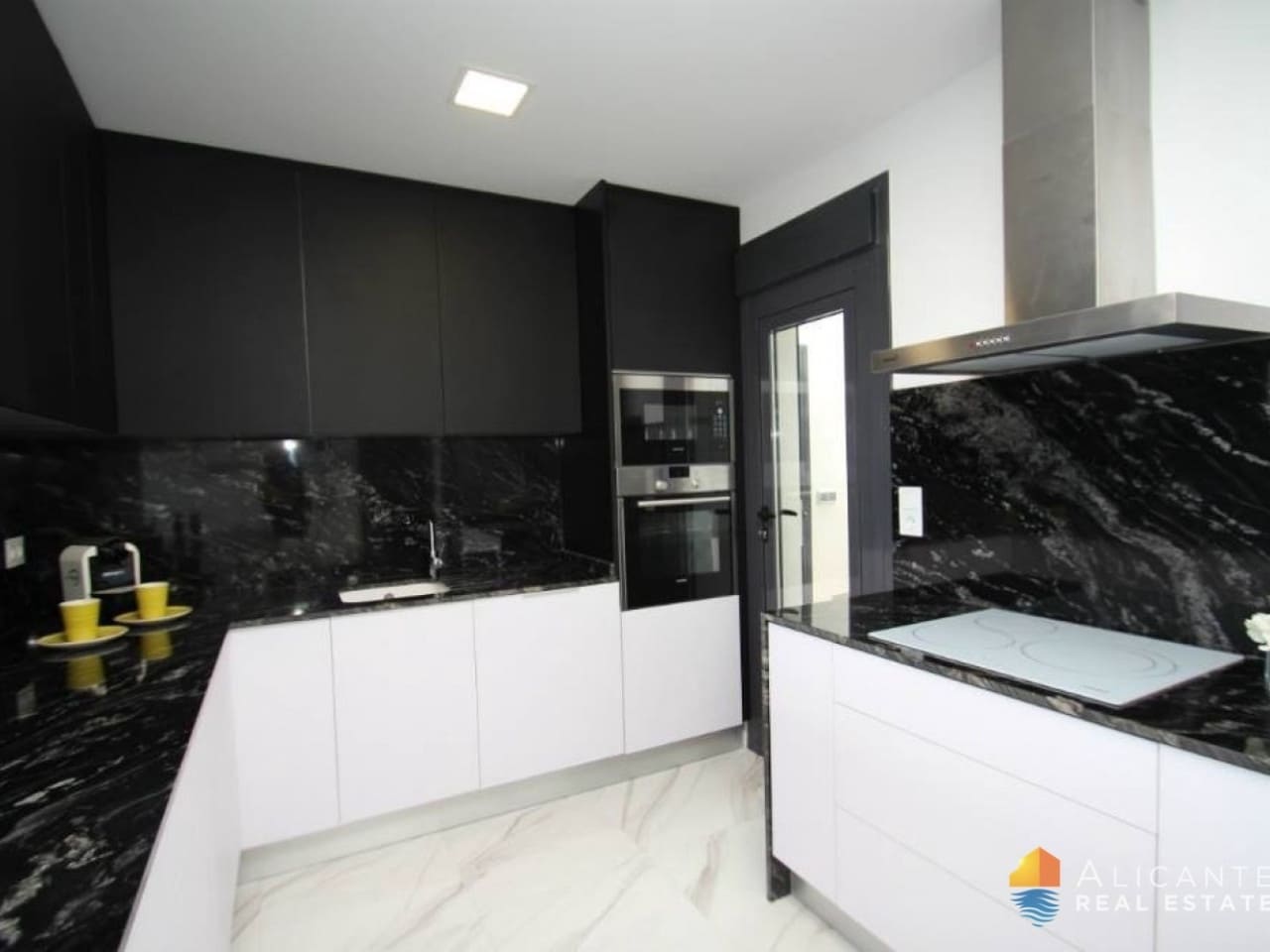 3 sypialnia Willa na sprzedaż w San Miguel de Salinas z basenem - 630 000 € (Ref: 7561759)