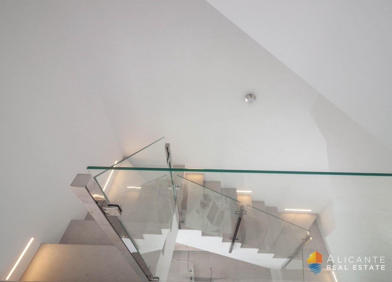 3 sypialnia Willa na sprzedaż w Orihuela Costa z basenem - 549 900 € (Ref: 7710129)