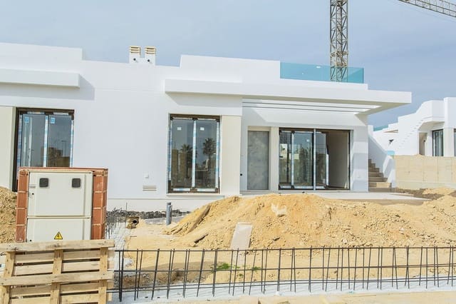 2 sovrum Villa till salu i Los Montesinos med pool - 325 000 € (Ref: 7714899)