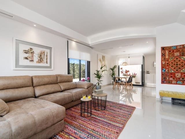 3 slaapkamer Villa te koop in Los Montesinos met zwembad - € 499.000 (Ref: 7716768)