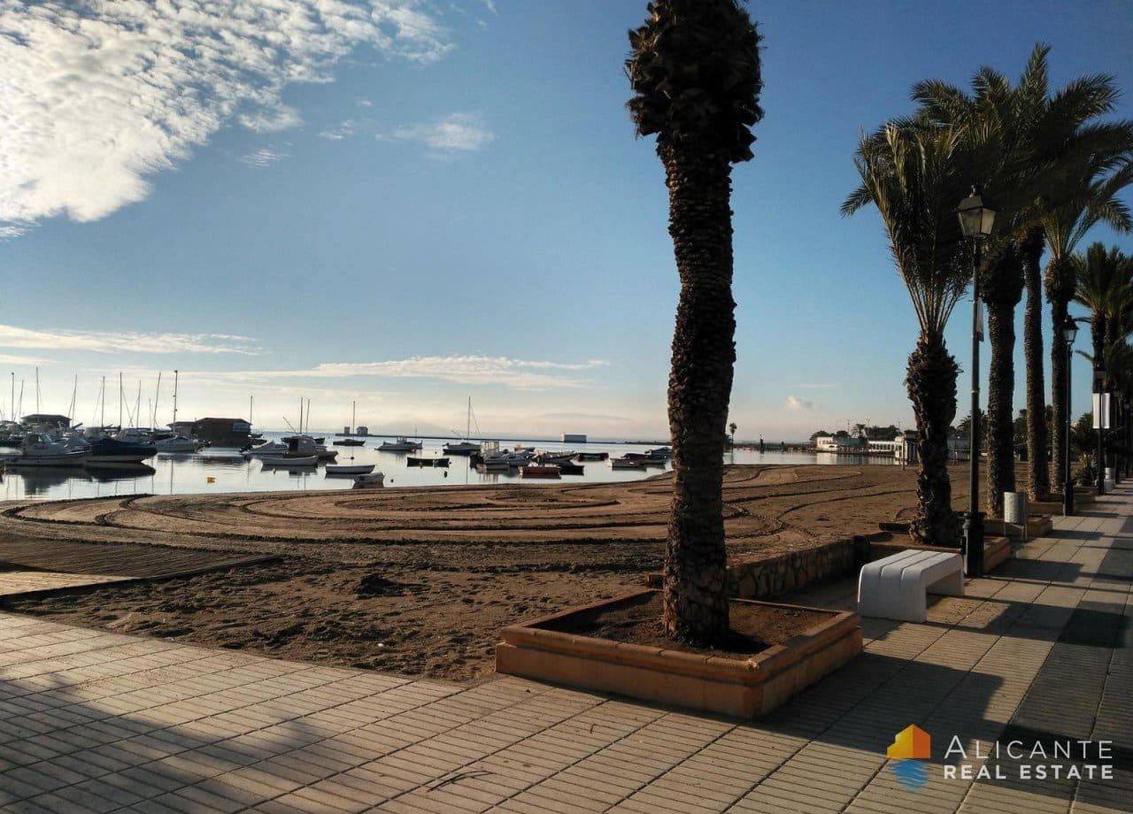 Chalet de 3 habitaciones en Los Alcázares en venta con piscina - 689.900 € (Ref: 7723200)