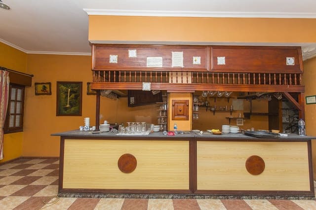 Commercial for sale in Gaspar Perelló, Torrevieja with garage - € 160,000 (Ref: 7731836)