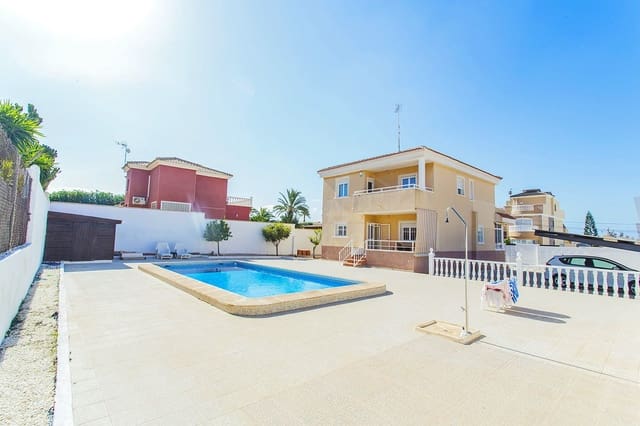 5 bedroom Villa for sale in Aguas Nuevas, Torrevieja with pool garage - € 630,000 (Ref: 7738399)