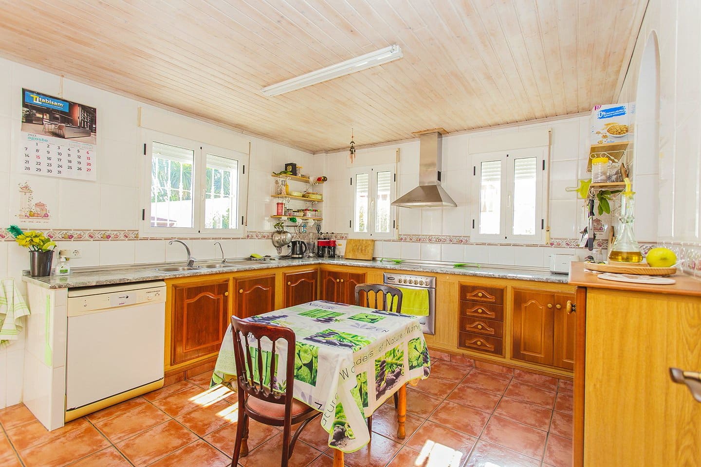 5 bedroom Villa for sale in Aguas Nuevas with pool garage - € 630,000 (Ref: 7738399)