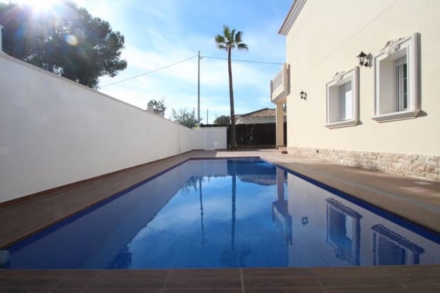 4 soverom Villa til salgs i Cabo Roig, Orihuela med svømmebasseng - € 910 000 (Ref: 7747753)