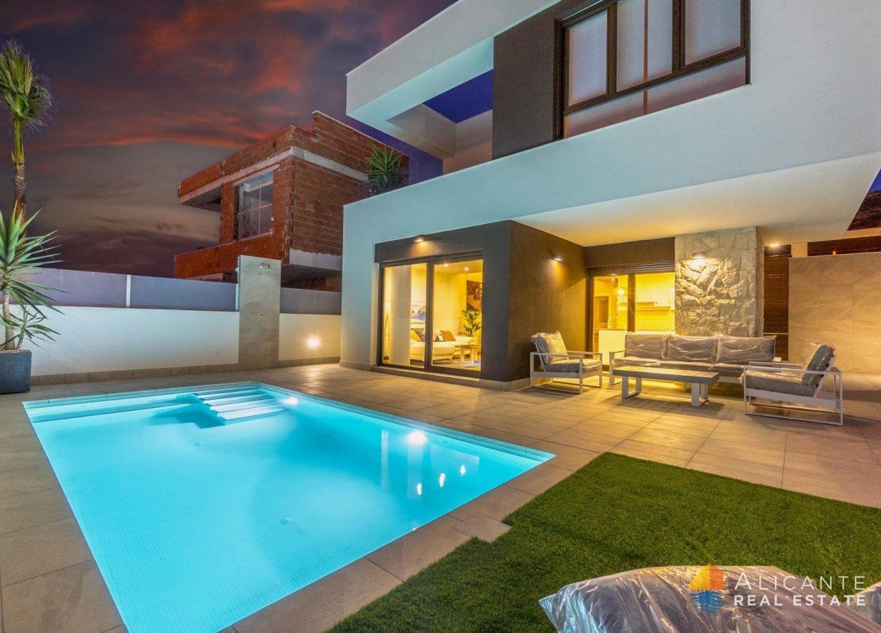 3 chambre Villa/Maison à vendre à Ciudad Quesada avec piscine - 649 000 € (Ref: 7765126)