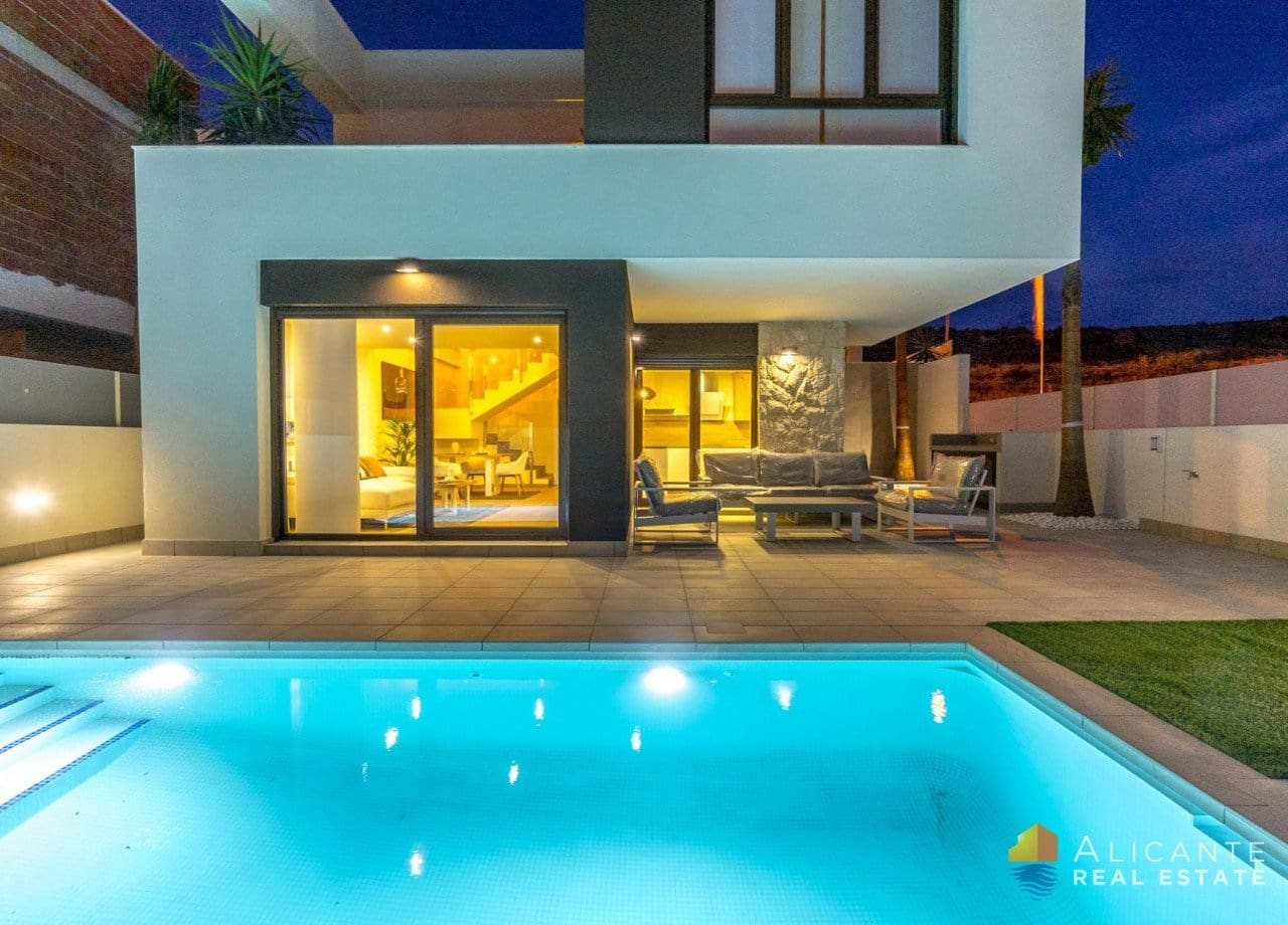 3 chambre Villa/Maison à vendre à Ciudad Quesada avec piscine - 649 000 € (Ref: 7765126)