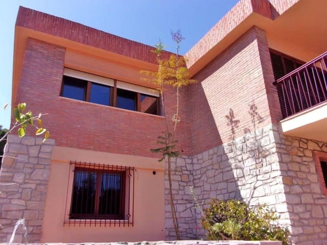 9 soveværelse Finca/Landehus til salg i Alicante by med swimmingpool - € 1.285.000 (Ref: 7769610)