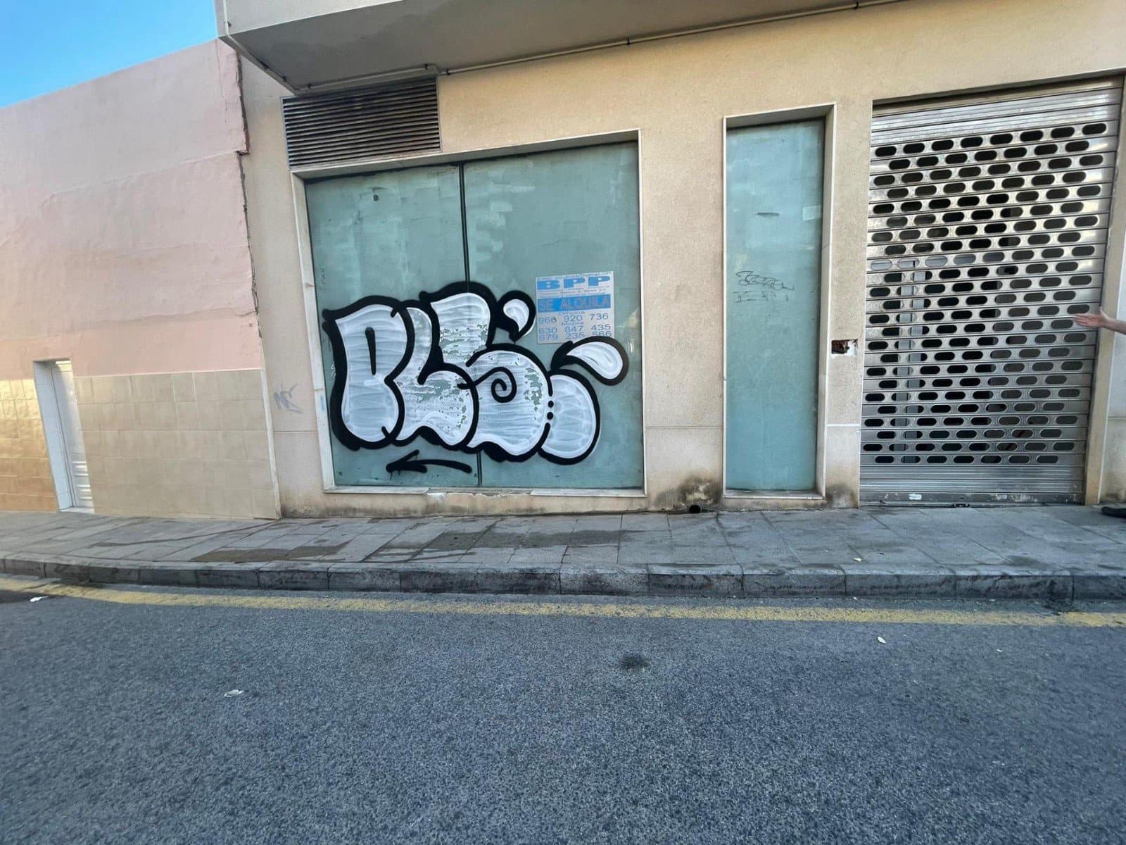 Komercyjne na sprzedaż w Torrevieja z garażem - 1 200 000 € (Ref: 7774720)