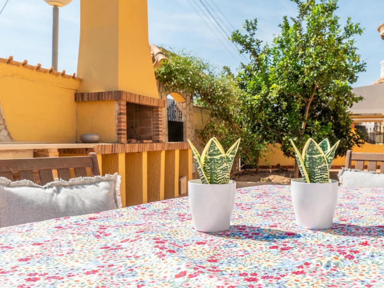 5 bedroom Villa for sale in La Florida with pool - € 350,000 (Ref: 7849832)