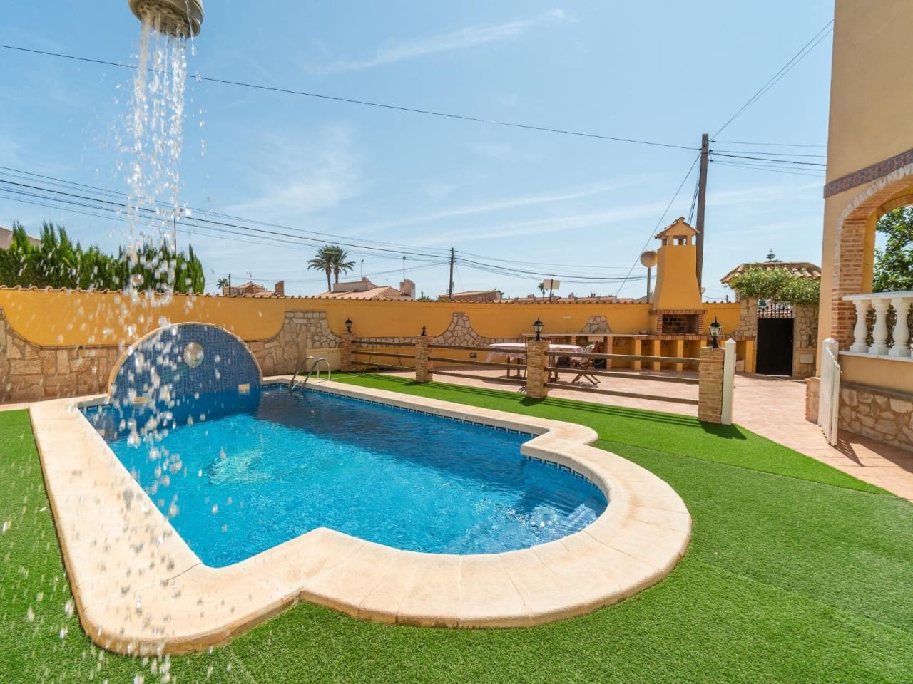 5 Zimmer Villa zu verkaufen in La Florida mit Pool - 350.000 € (Ref: 7849832)