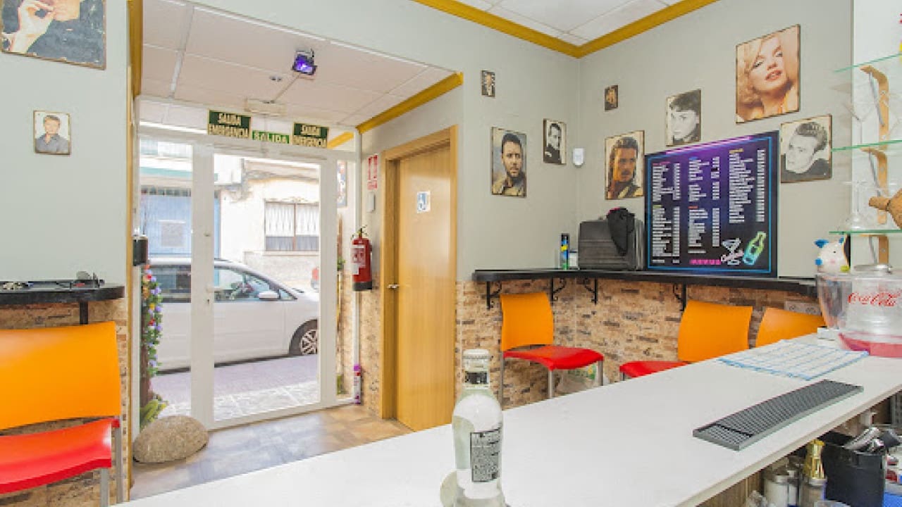 Commercial for sale in Torrevieja - € 378,000 (Ref: 7858223)