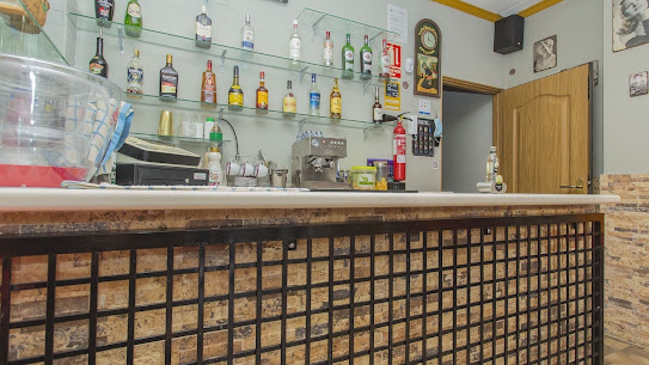 Commercial for sale in Torrevieja - € 378,000 (Ref: 7858223)