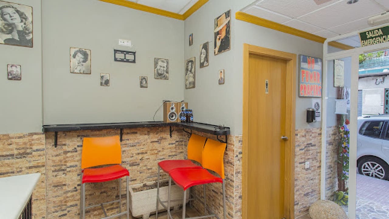 Commercial for sale in Torrevieja - € 378,000 (Ref: 7858223)