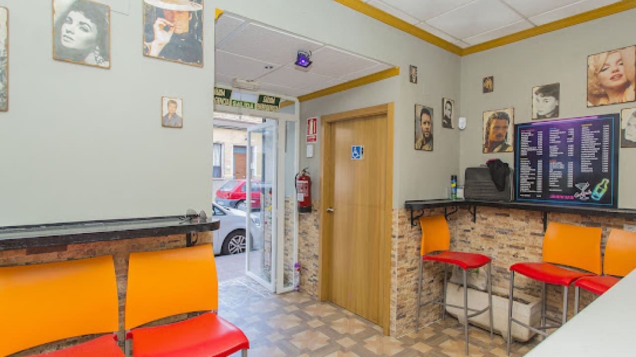 Commercial for sale in Torrevieja - € 378,000 (Ref: 7858223)