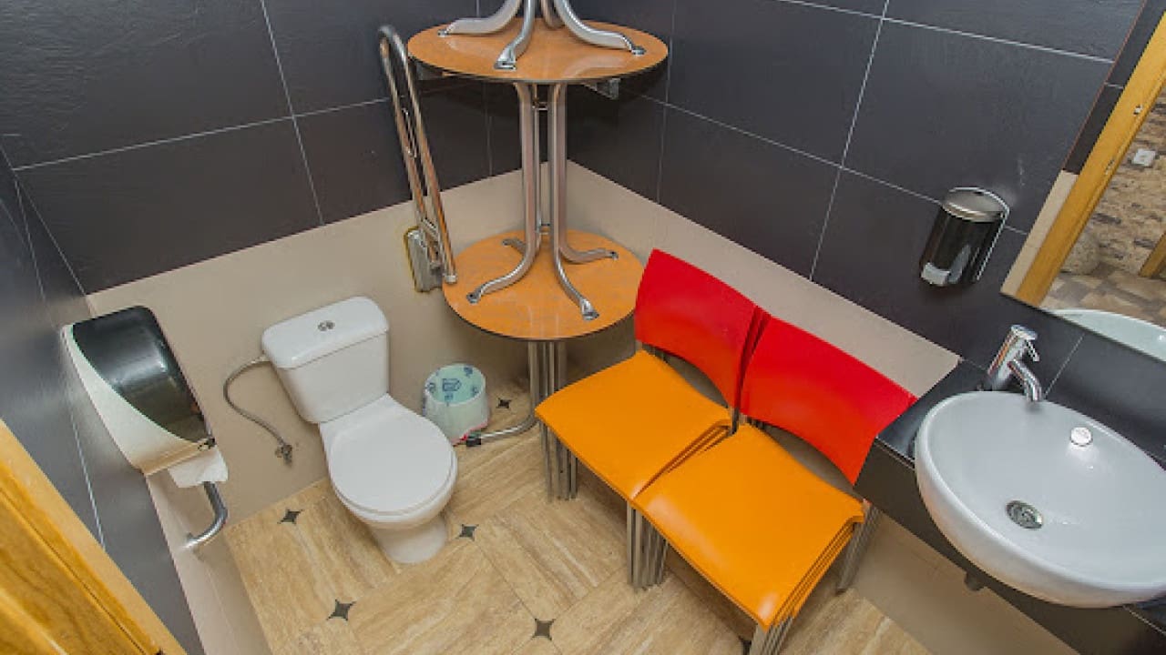 Commercial for sale in Torrevieja - € 378,000 (Ref: 7858223)