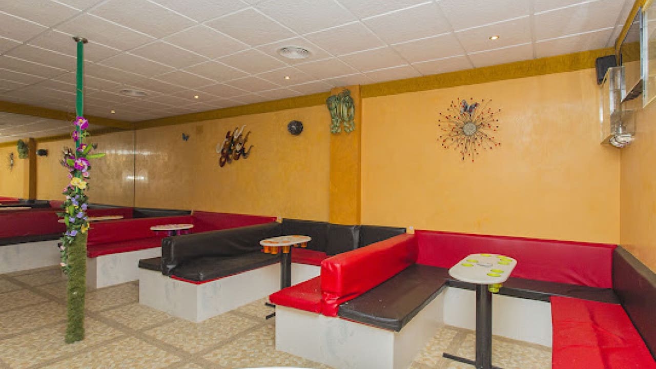 Commercial for sale in Torrevieja - € 378,000 (Ref: 7858223)