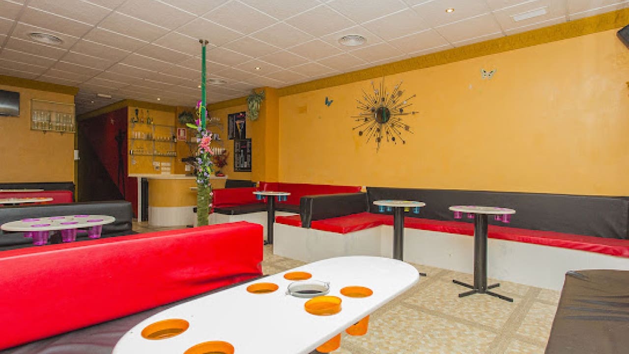 Commercial for sale in Torrevieja - € 378,000 (Ref: 7858223)