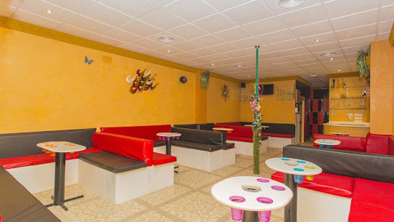 Commercial for sale in Torrevieja - € 378,000 (Ref: 7858223)