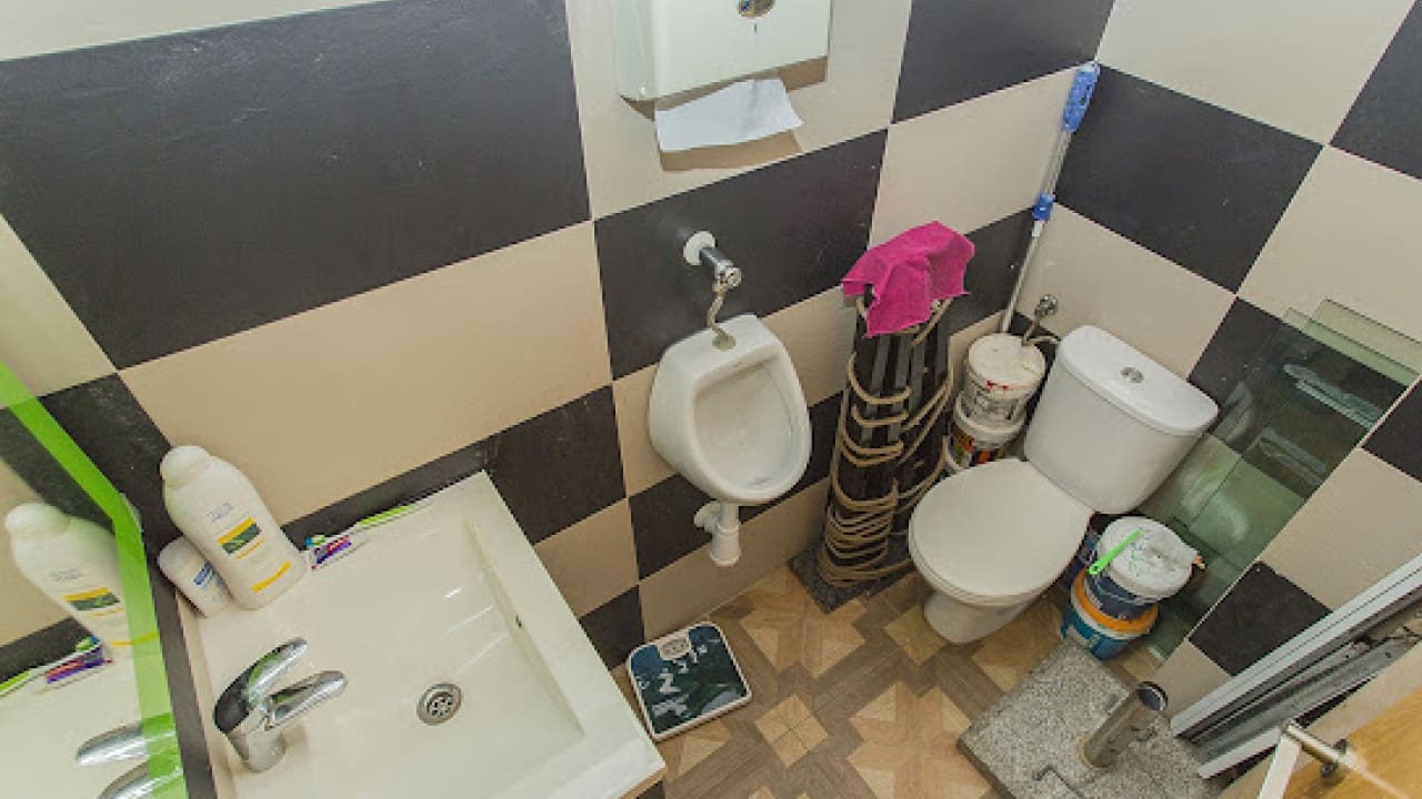 Commercial for sale in Torrevieja - € 378,000 (Ref: 7858223)