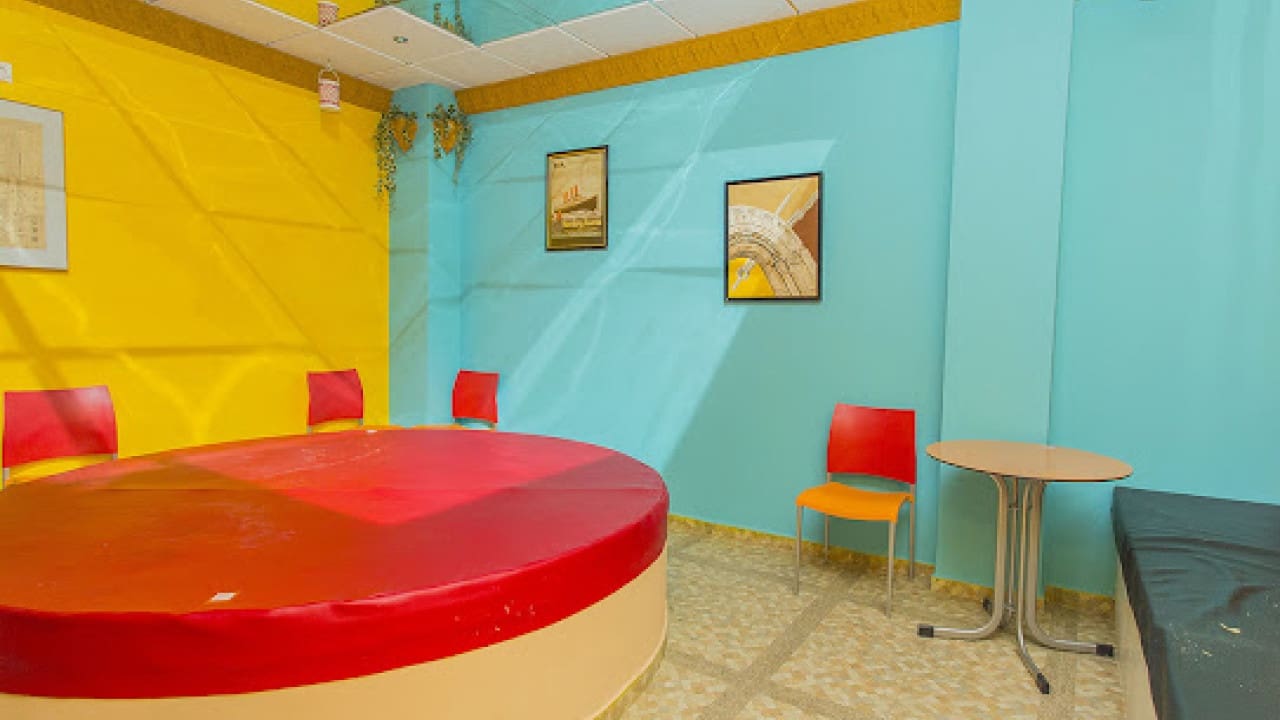 Commercial for sale in Torrevieja - € 378,000 (Ref: 7858223)