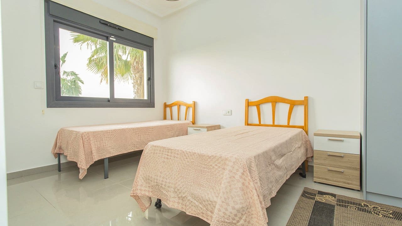 3 soveværelse Villa til salg i Orihuela Costa med swimmingpool garage - € 499.000 (Ref: 7887028)