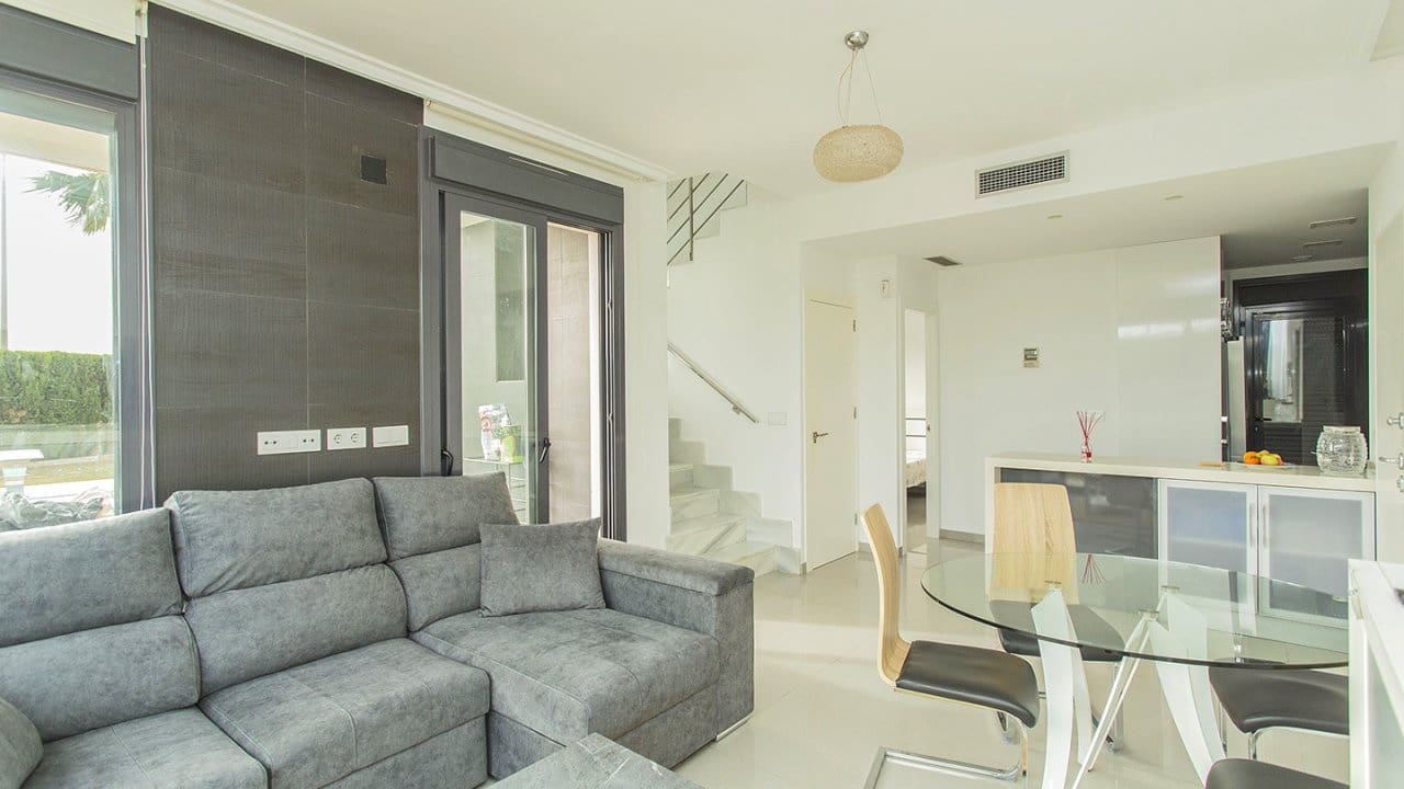 3 soveværelse Villa til salg i Orihuela Costa med swimmingpool garage - € 499.000 (Ref: 7887028)