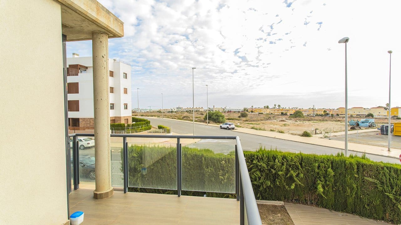 3 soveværelse Villa til salg i Orihuela Costa med swimmingpool garage - € 499.000 (Ref: 7887028)