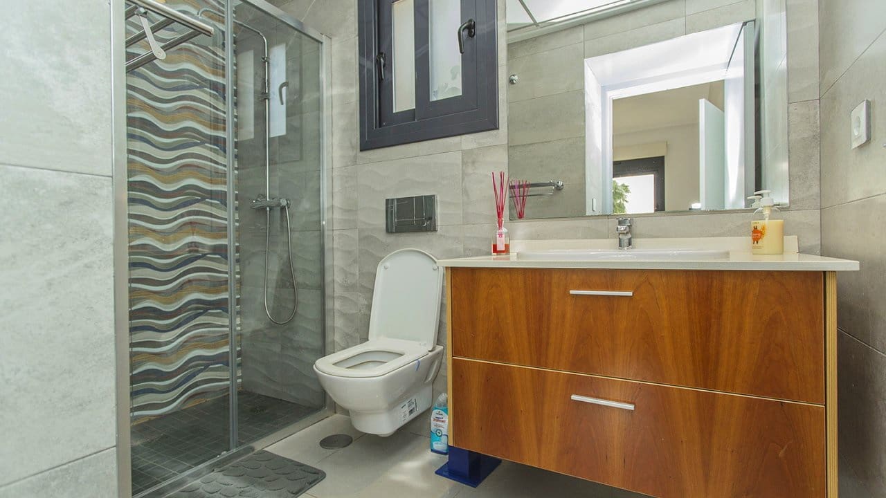 3 soveværelse Villa til salg i Orihuela Costa med swimmingpool garage - € 499.000 (Ref: 7887028)