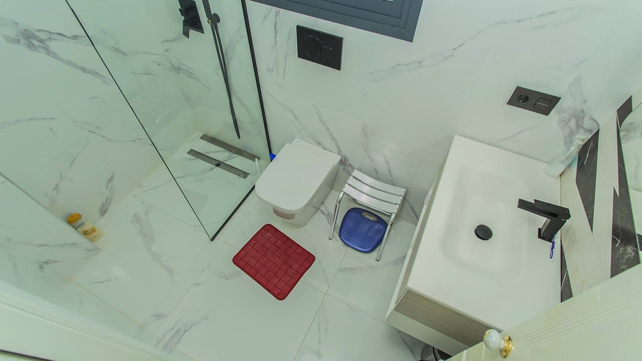 Apartamento de 3 habitaciones en Torrevieja en venta con piscina garaje - 308.500 € (Ref: 7941099)