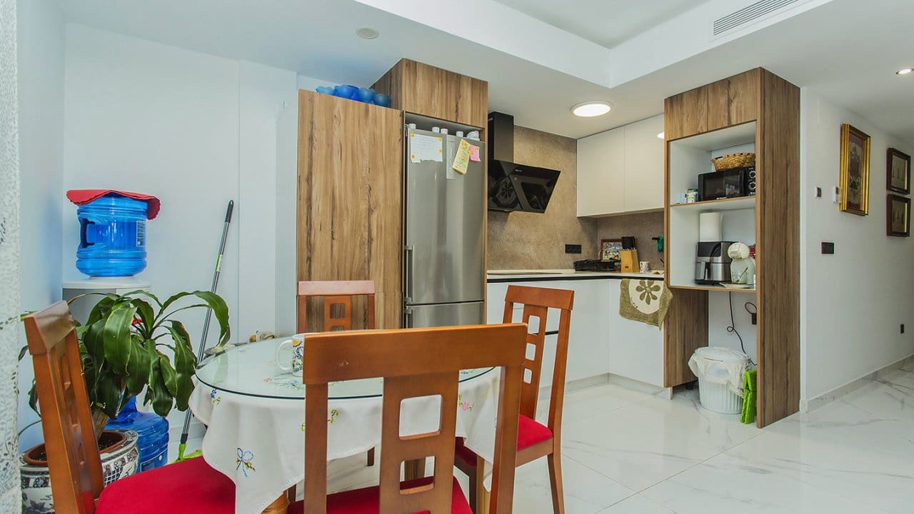 Apartamento de 3 habitaciones en Torrevieja en venta con piscina garaje - 308.500 € (Ref: 7941099)