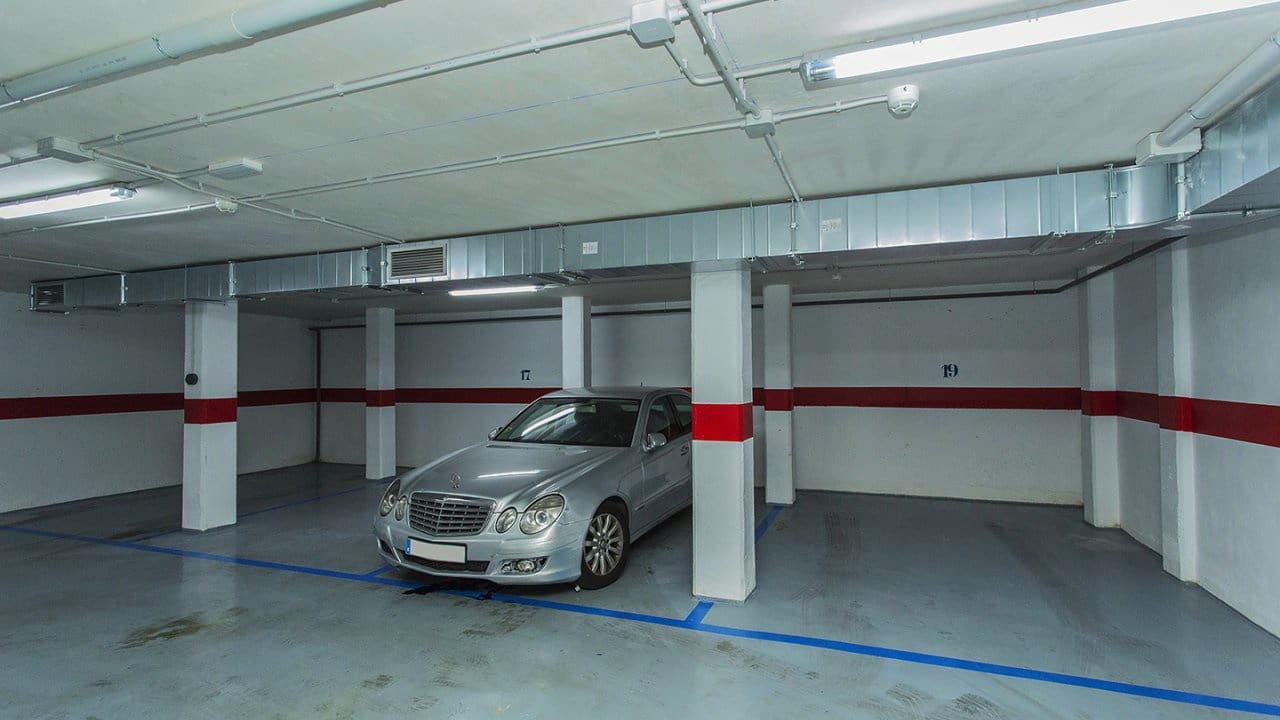 Apartamento de 3 habitaciones en Torrevieja en venta con piscina garaje - 308.500 € (Ref: 7941099)