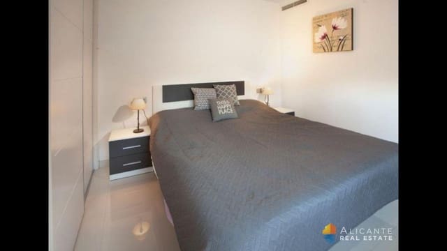 Apartamento de 2 habitaciones en Centro, Torrevieja en venta con piscina - 199.900 € (Ref: 7959310)
