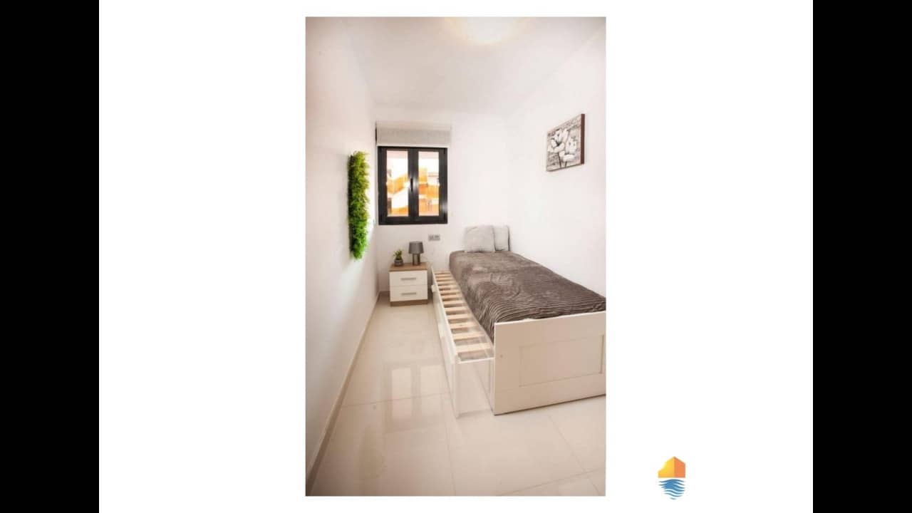 Apartamento de 2 habitaciones en Torrevieja en venta con piscina - 199.900 € (Ref: 7959310)