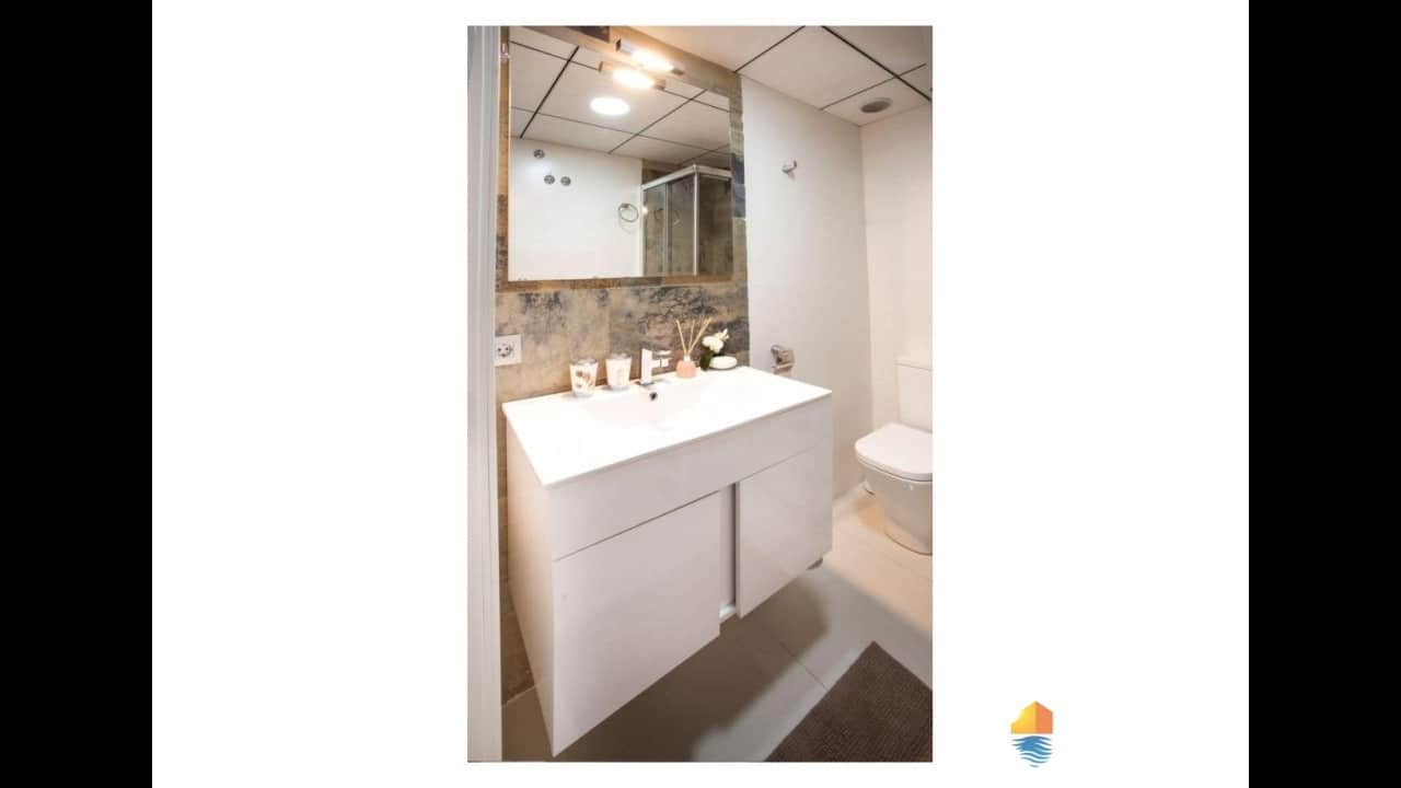 Apartamento de 2 habitaciones en Torrevieja en venta con piscina - 199.900 € (Ref: 7959310)