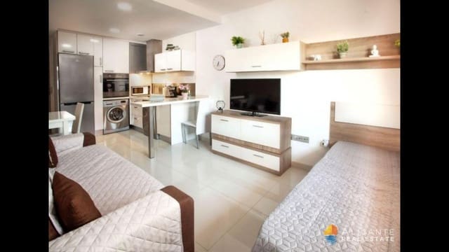 Apartamento de 2 habitaciones en Centro, Torrevieja en venta con piscina - 199.900 € (Ref: 7959310)