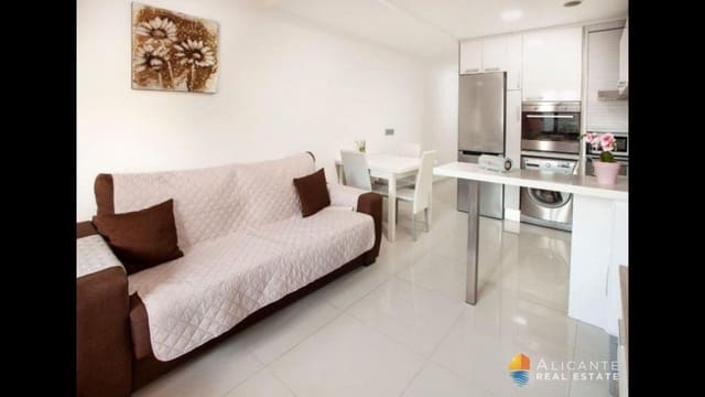 Apartamento de 2 habitaciones en Centro, Torrevieja en venta con piscina - 199.900 € (Ref: 7959310)