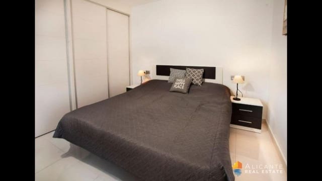 Apartamento de 2 habitaciones en Centro, Torrevieja en venta con piscina - 199.900 € (Ref: 7959310)