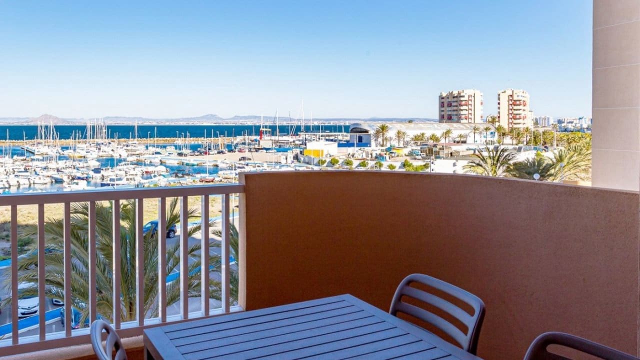 3 slaapkamer Appartement te koop in La Manga del Mar Menor met zwembad - € 240.052 (Ref: 7961272)