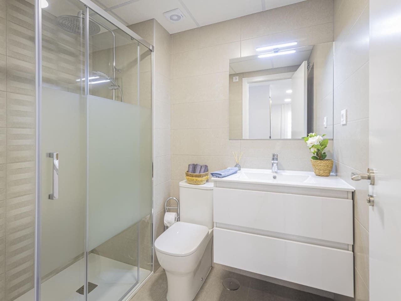 3 slaapkamer Appartement te koop in La Manga del Mar Menor met zwembad - € 240.052 (Ref: 7961272)