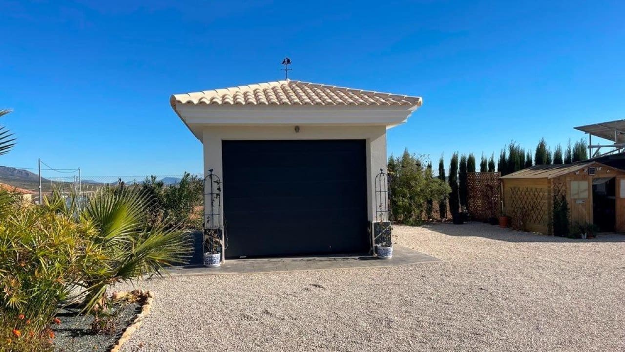 3 sovrum Villa till salu i Pinoso med pool - 332 000 € (Ref: 7971081)