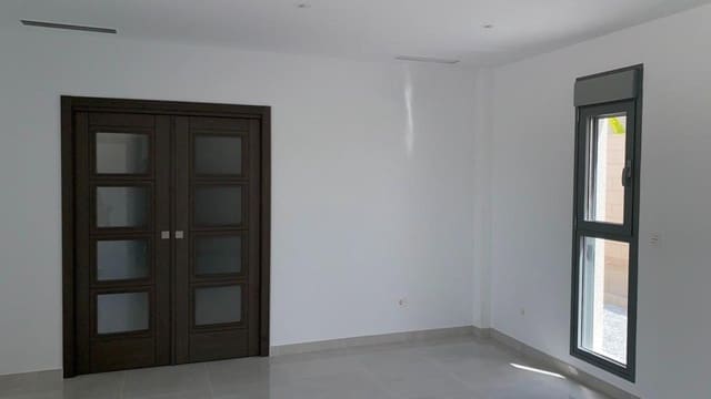 4 sovrum Villa till salu i Pinoso med pool - 436 000 € (Ref: 7971083)