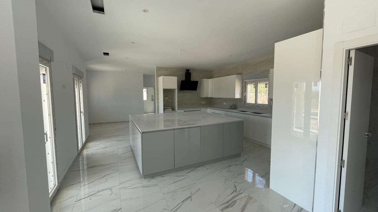 6 Zimmer Villa zu verkaufen in Pinoso mit Pool - 611.000 € (Ref: 7971085)