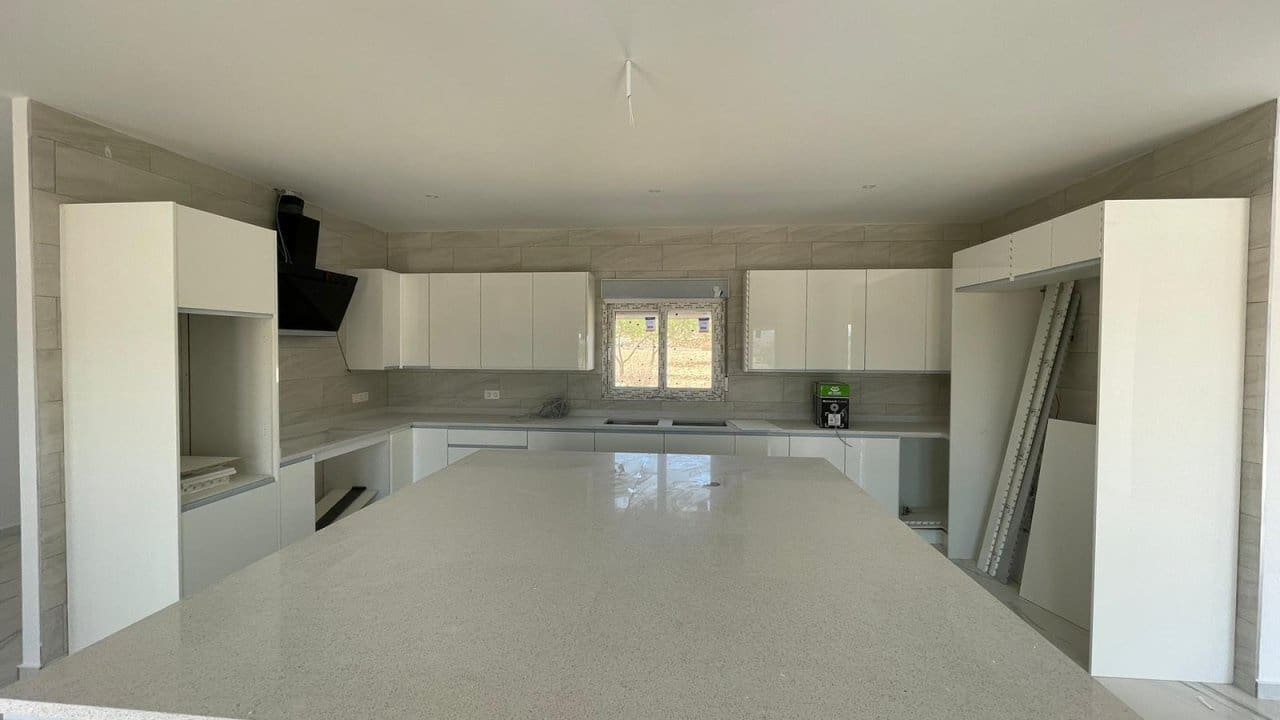 6 Zimmer Villa zu verkaufen in Pinoso mit Pool - 611.000 € (Ref: 7971085)