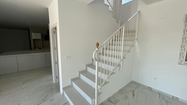 6 Zimmer Villa zu verkaufen in Pinoso mit Pool - 611.000 € (Ref: 7971085)