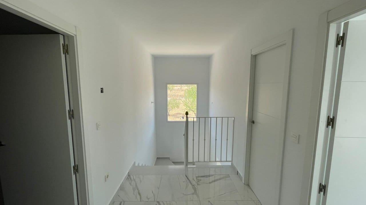 6 Zimmer Villa zu verkaufen in Pinoso mit Pool - 611.000 € (Ref: 7971085)