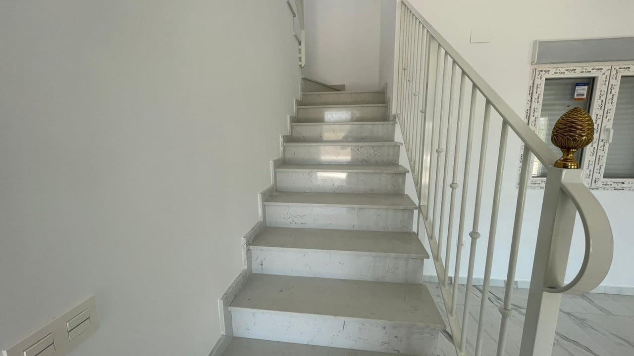 6 Zimmer Villa zu verkaufen in Pinoso mit Pool - 611.000 € (Ref: 7971085)