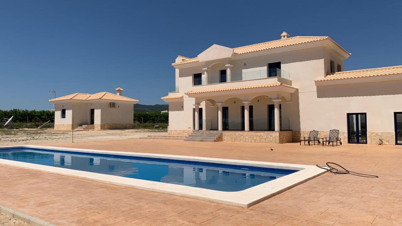 4 sovrum Villa till salu i Pinoso med pool - 547 000 € (Ref: 7971086)