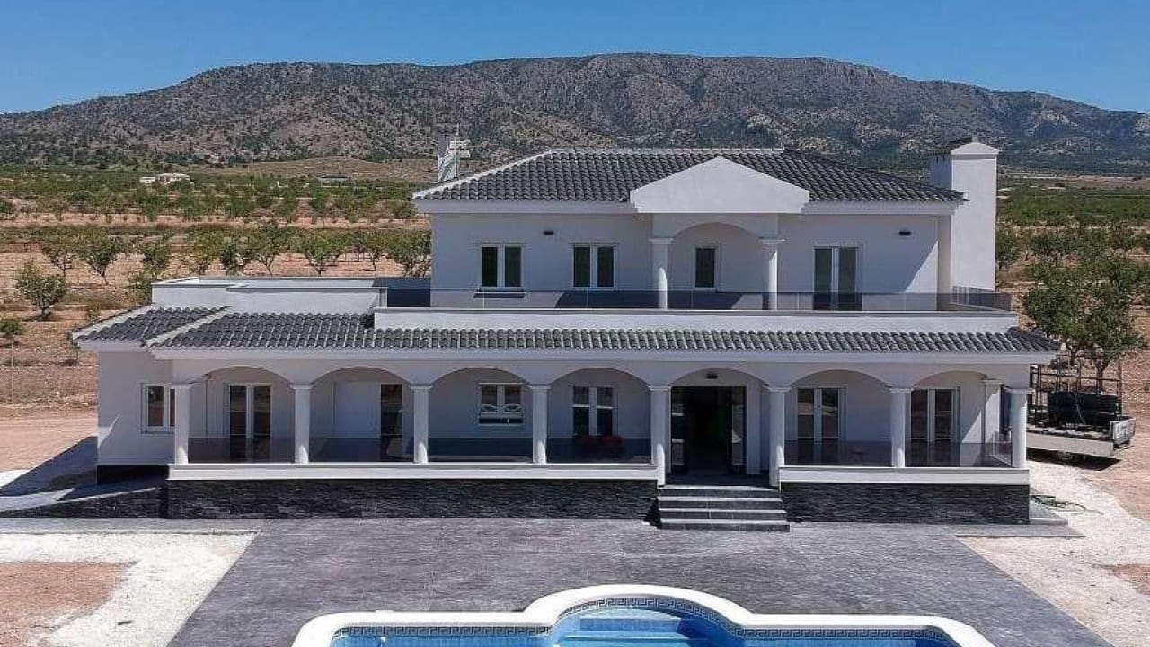 4 sovrum Villa till salu i Pinoso med pool - 547 000 € (Ref: 7971086)