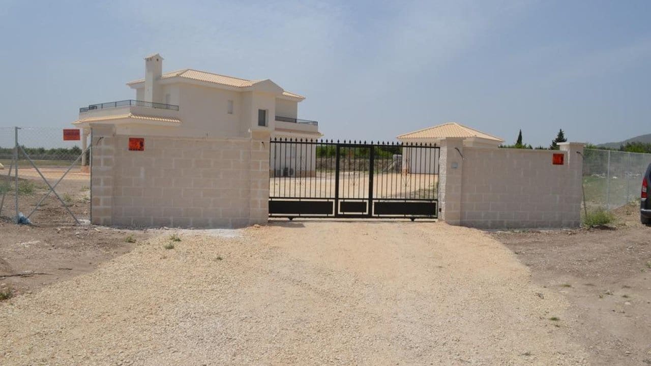 4 Zimmer Villa zu verkaufen in Pinoso mit Pool - 505.000 € (Ref: 7971087)